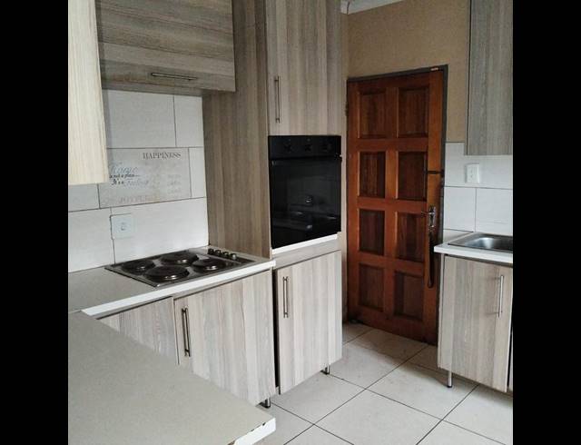 3 BEDROOM HOUSE FOR SALE IN TLHABANE WEST